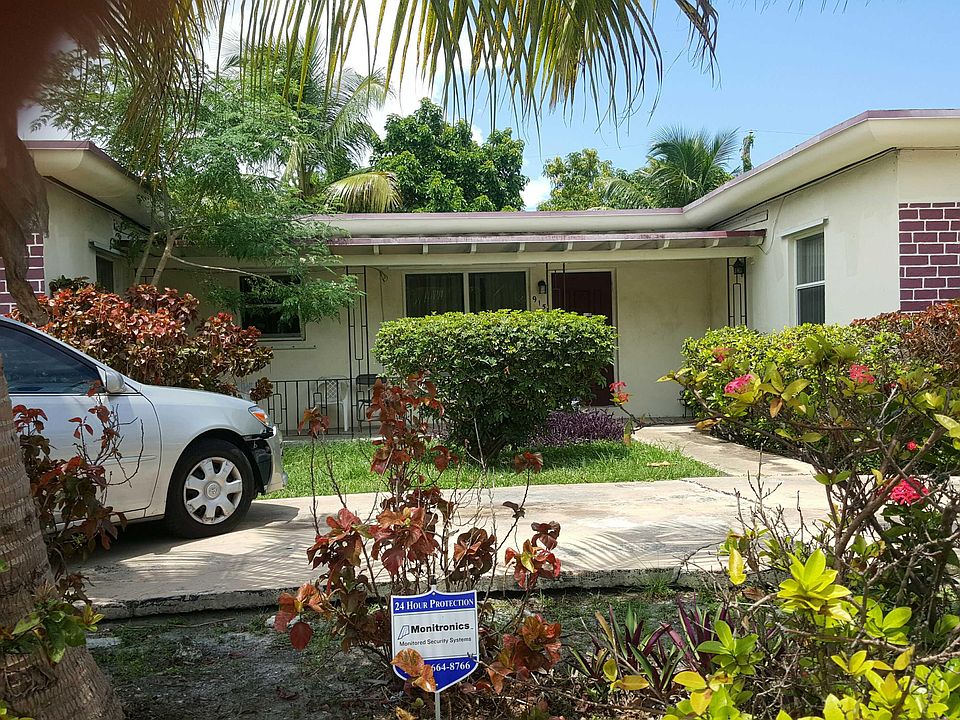 1st image of 915 NE 135th St