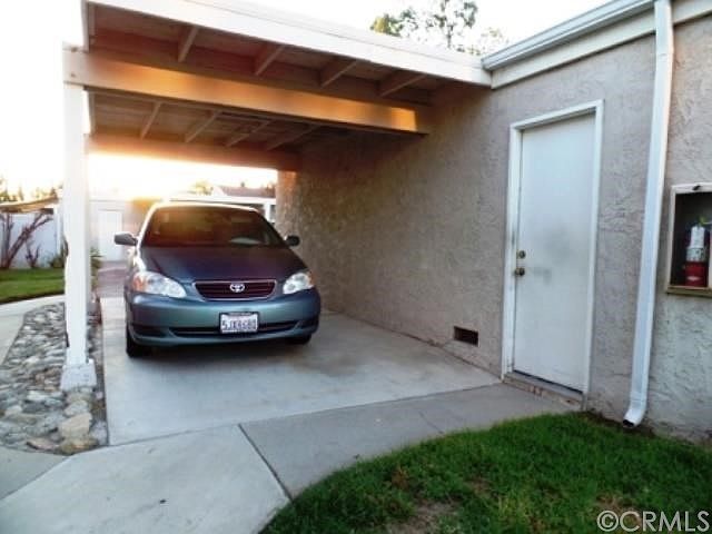 1st image of 1371 N Elderberry Ave