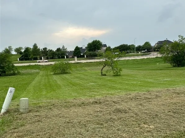 439 Breezeway Ct, Cedar Hill, TX 75104