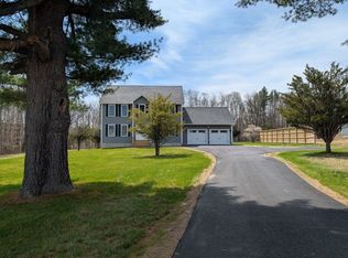 97 Fairview Dr, Pittsfield, NH 03263