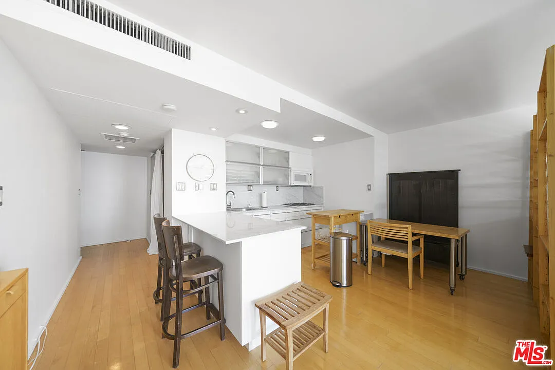Studio, 1.0 bath, 481 sqft, $2,500 — Photo 4