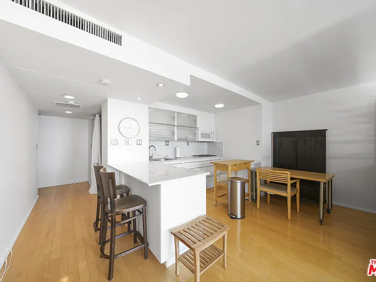 800 W 1st St #2104 — Photo 4