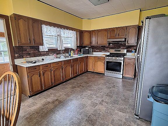 3rd image of 109 South Broadway