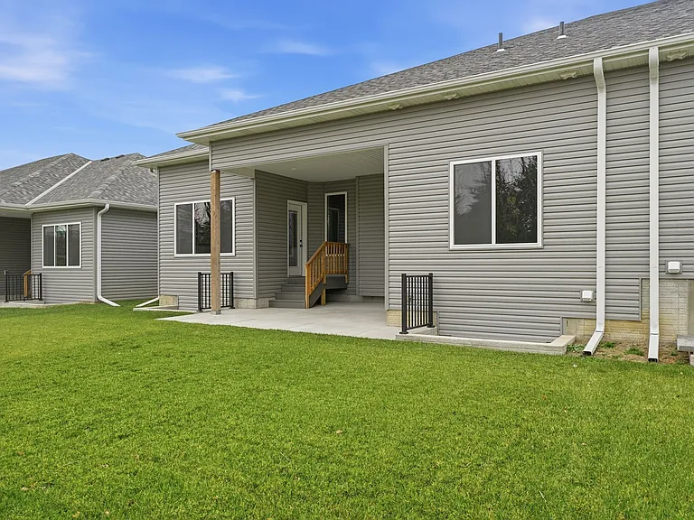 8600 50th Ct — Photo 44