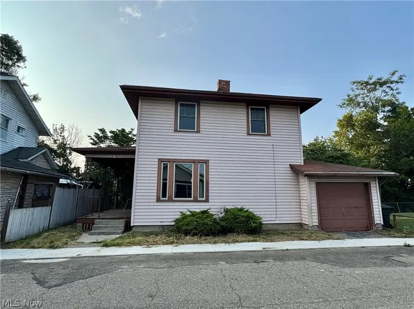 814 Grandview Ave, Coshocton, OH 43812