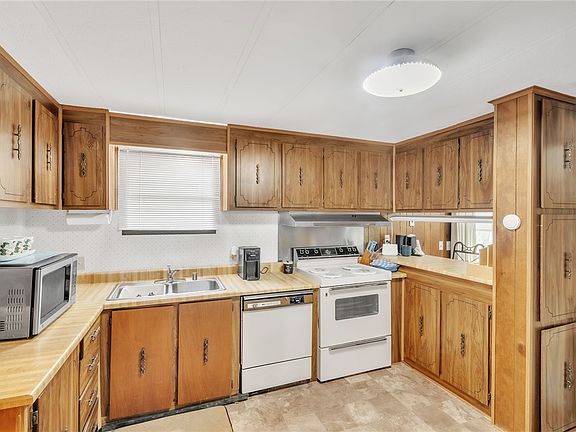 3rd image of 207 Wallace Dr