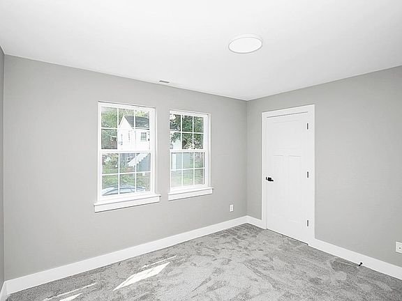 5th image of 423 N Flint St