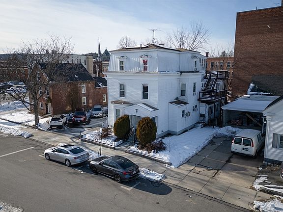 3rd image of 16 Depot Sq