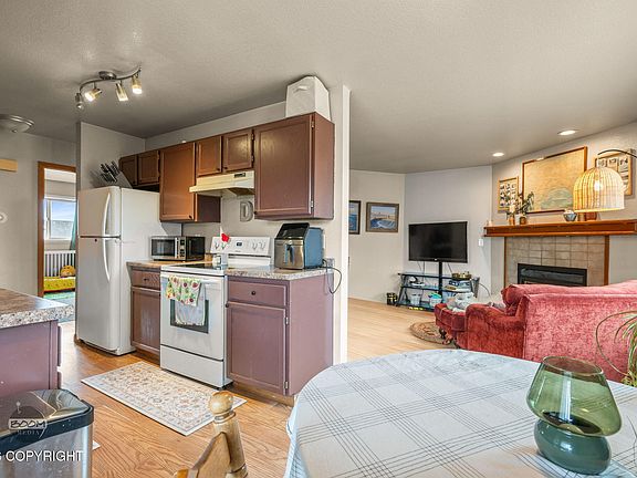 5th image of 7740 Mayfair Dr