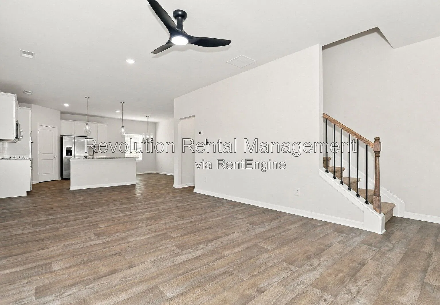 4 bed, 3.0 bath, 2500 sqft, $2,600 — Photo 3