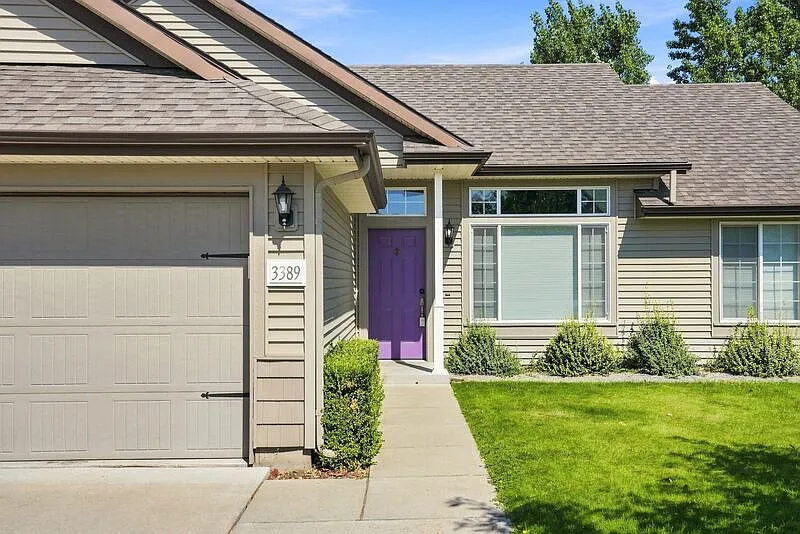 3389 W Pescador Dr