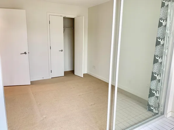 4818 Eldorado Mews #211, Vancouver, BC V5R 0B3