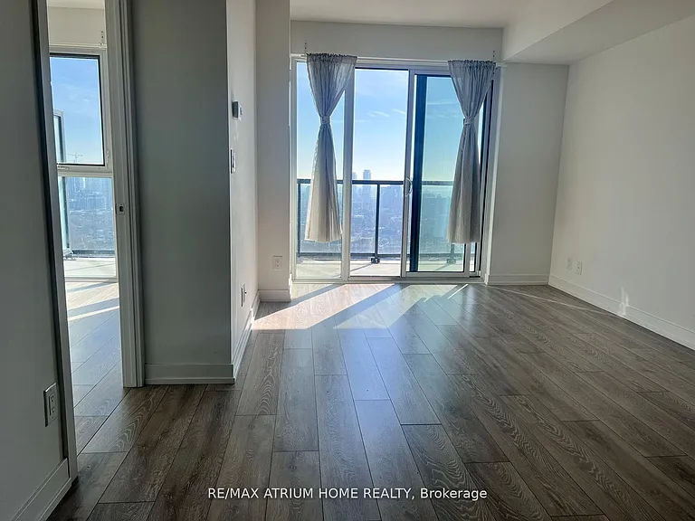 159 Wellesley St E #2205 — Photo 2