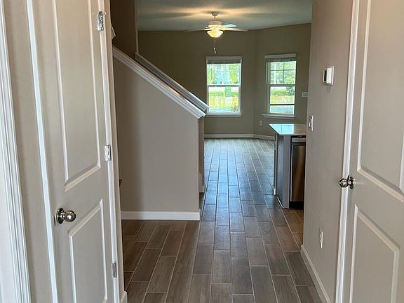 4th image of 12886 Josslyn Ln