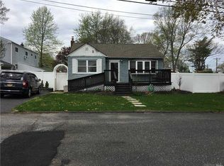 42 Lake Shore Dr, Ronkonkoma, NY 11779