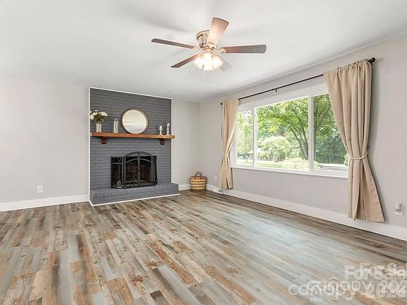5th image of 2179 Green Peach Rd