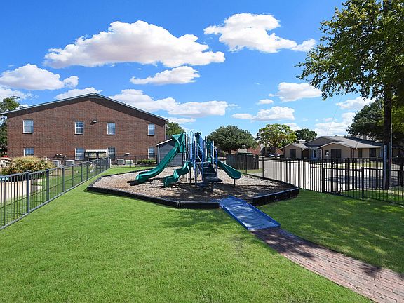 4th image of 4811 Duncanville Rd APT 705