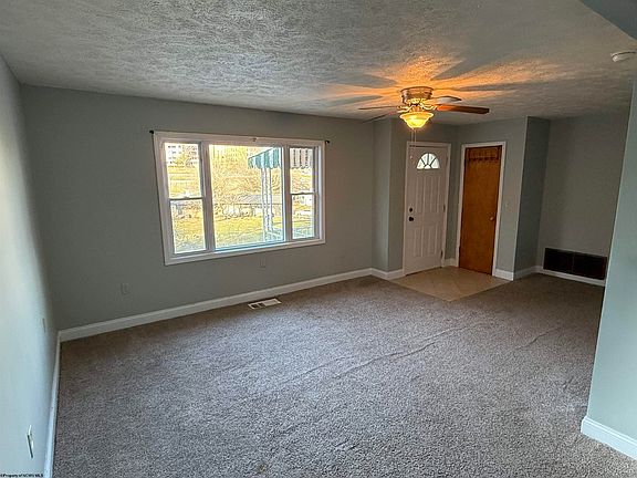 5th image of 1008 Brookside Dr