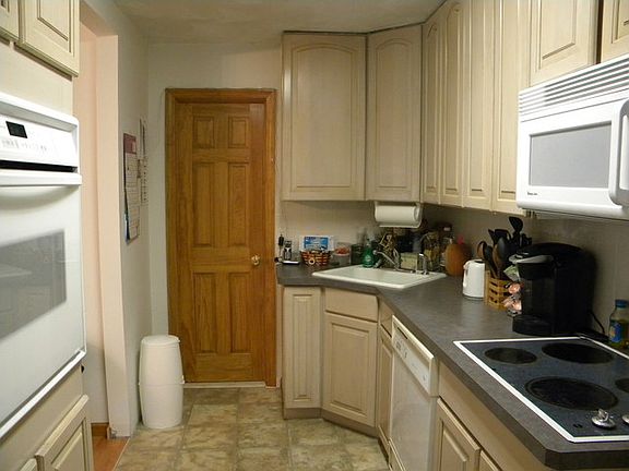 5th image of 60 Hamilton Dr