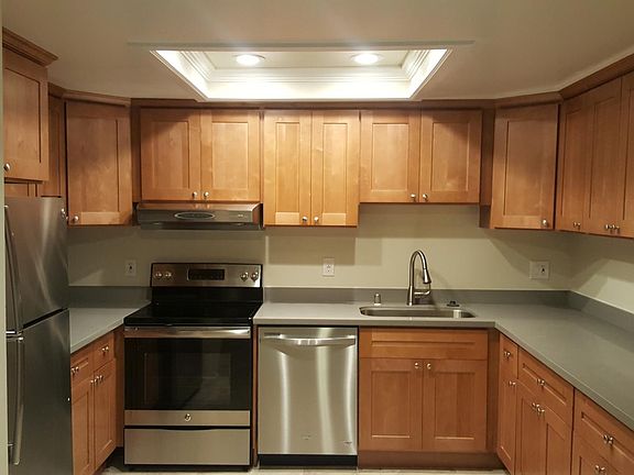 2nd image of 1033 Crestview Dr APT 311