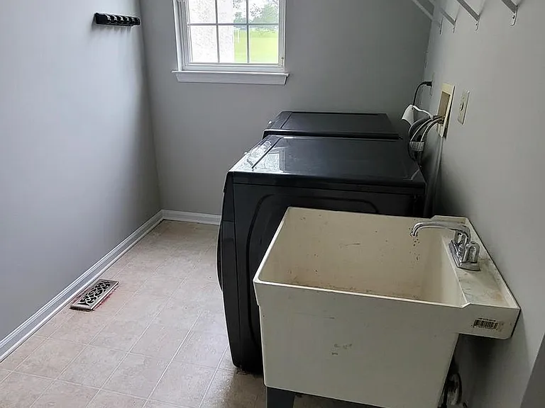 155 Addison Ln — Photo 34
