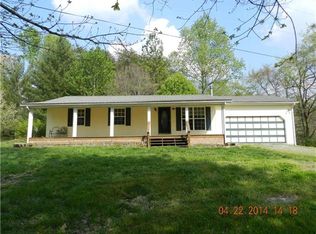 997 Mill Rd, Moss, TN 38575