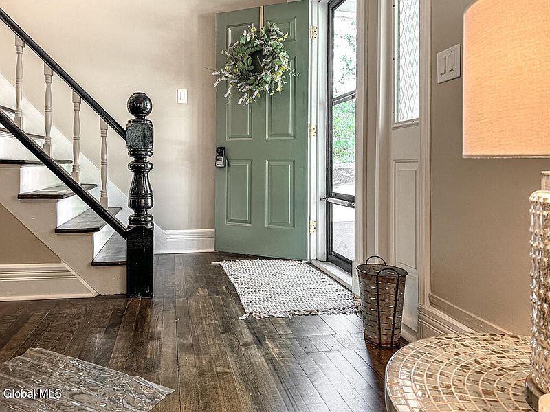4th image of 53 Horicon Avenue