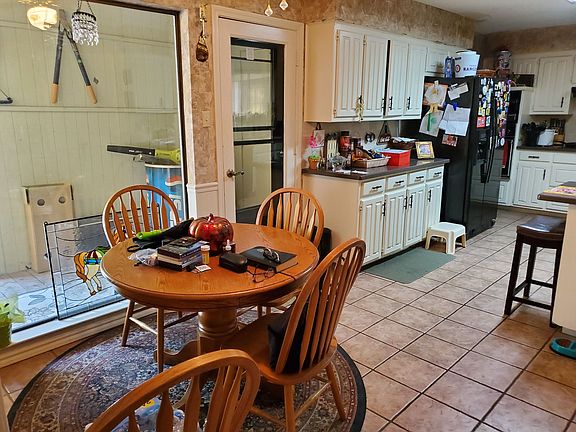 3rd image of 4328 Willow Bend Dr