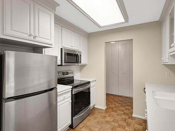 3rd image of 4360 Brookside Ct APT 105