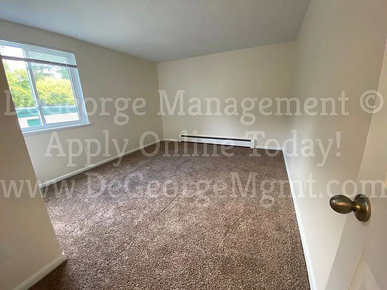 Avalon Apartments — Photo 40