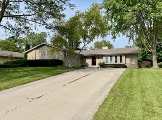 10440 W Palmersheim Dr, Hales Corners, WI 53130