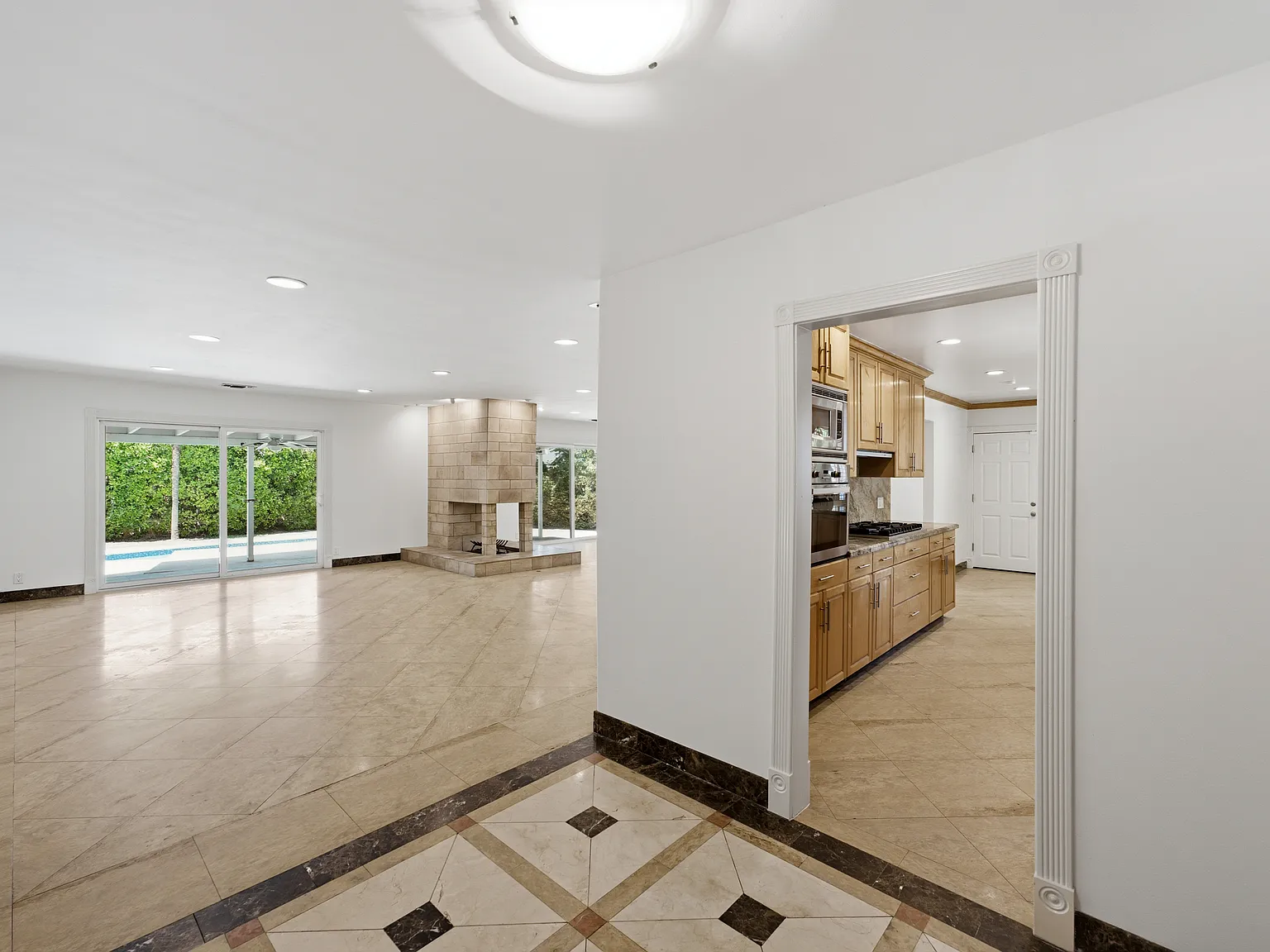 3 bed, 1968 sqft, $5,500 — Photo 4