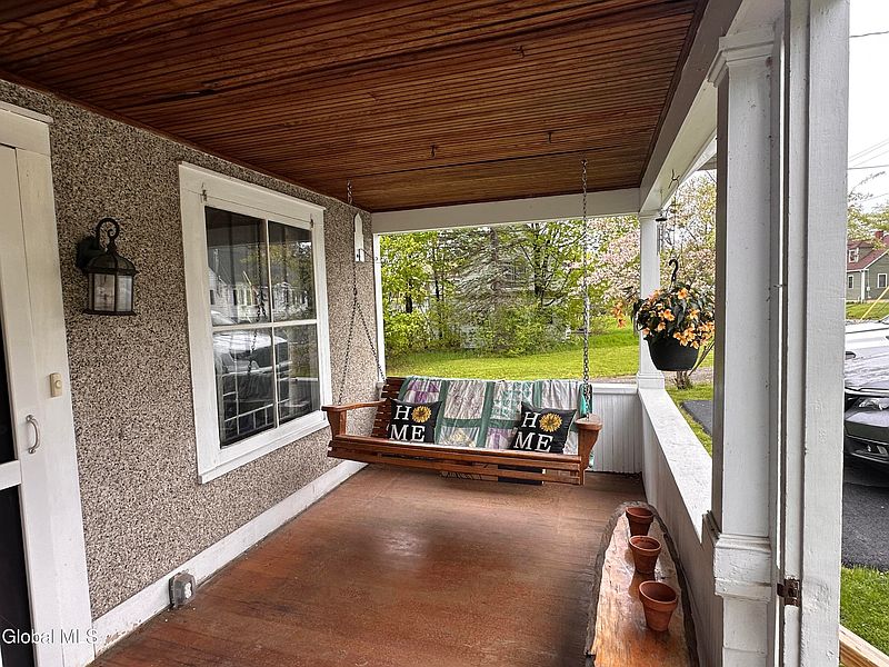 4th image of 34 Saint Claire Street