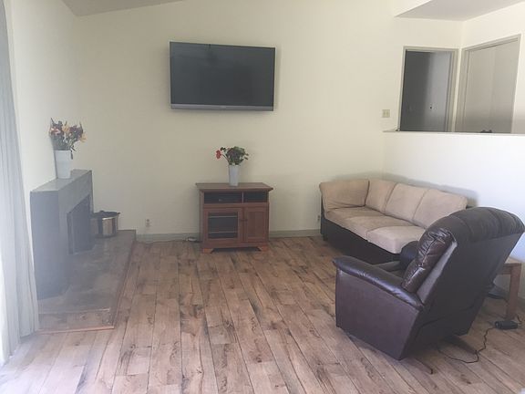 3rd image of 1406 La Paz Dr