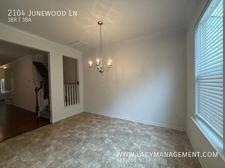 2104 Junewood Ln — Photo 8