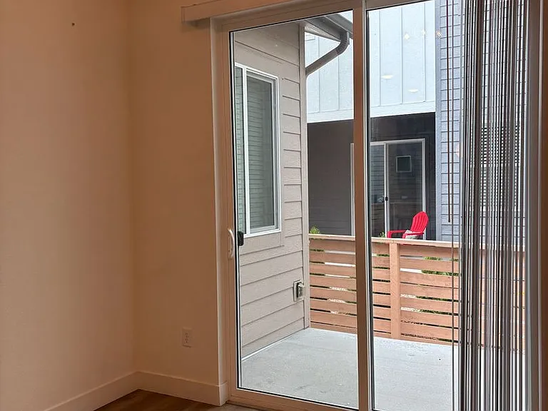 5063 McKinnon Ct — Photo 5