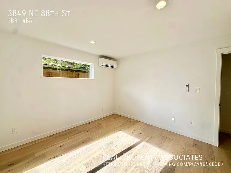 3849 NE 88th St — Photo 9