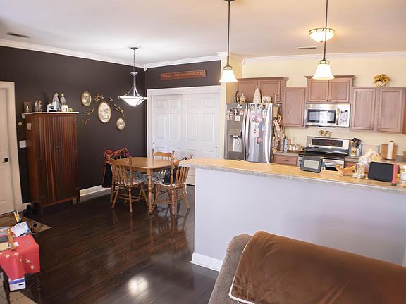 5th image of 1056 Bedford COURT #102