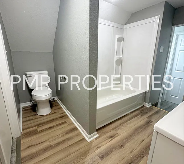 2714 Delaware St — Photo 10