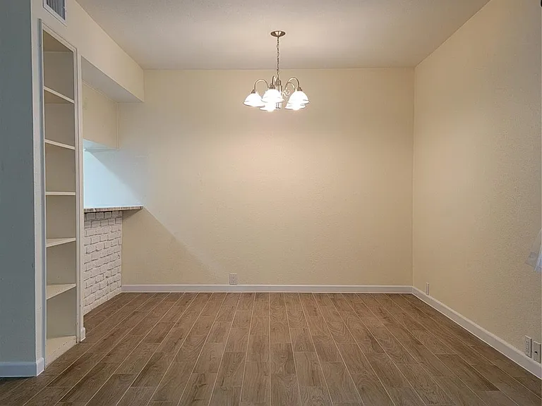 2101 Fountain View Dr #27 — Photo 7