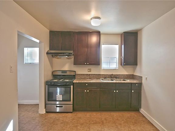 4th image of 1514 S Garfield Ave
