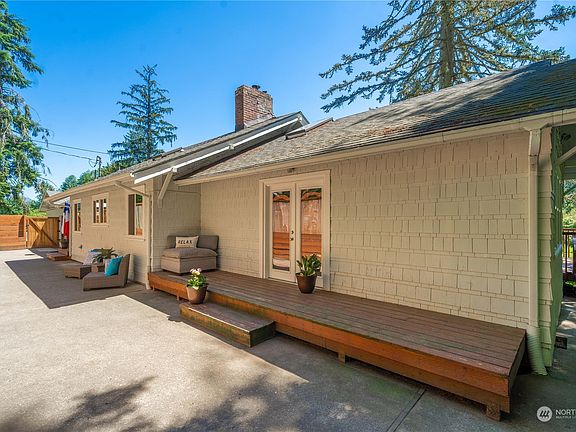 3rd image of 30621 SE 31st Street