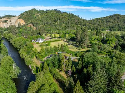 8422 New Hope Rd, Grants Pass, OR, 97527