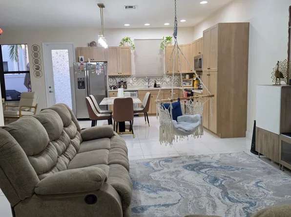 20914 NW 1st Dr, Pembroke Pines, FL 33029