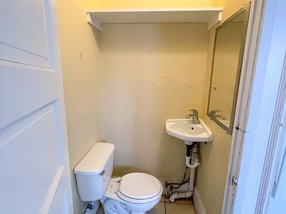 2nd image of 143 Redfield Pl #1