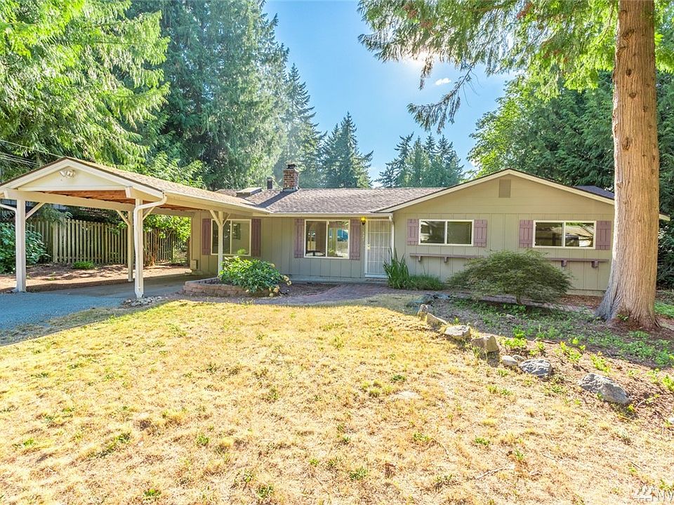 1st image of 821 207th Pl NE