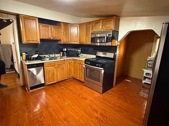 4th image of 4628 Ternes St
