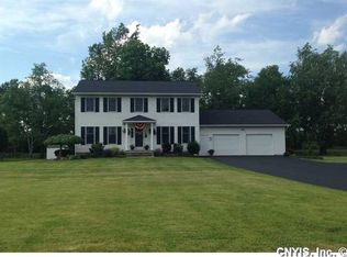 1319 Bargeview Dr, Chittenango, NY 13037