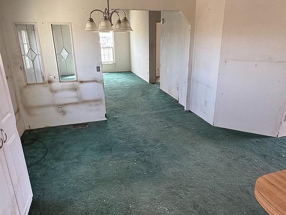 5th image of 11086 Kelly St