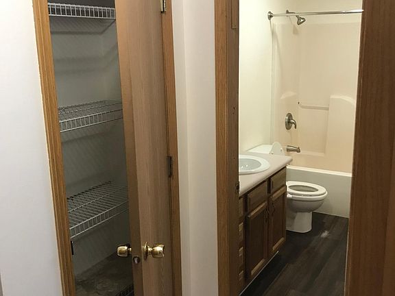 5th image of 631 E Superior St #1/2